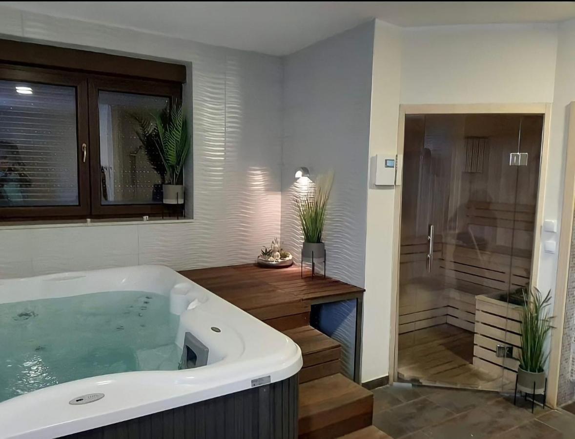 Lux I Jeremici Apartment
